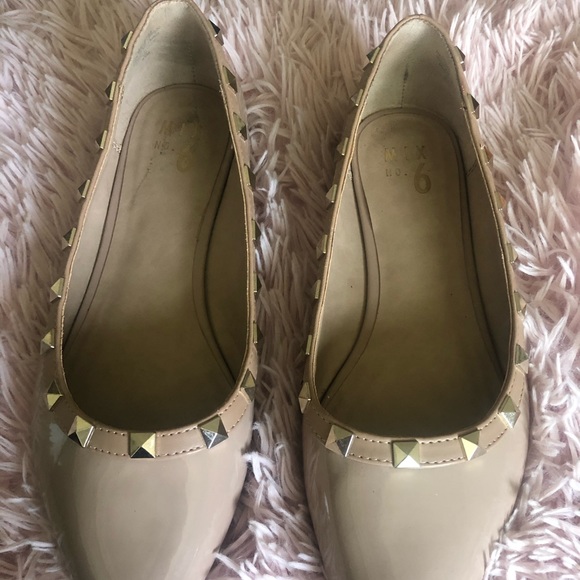 Beige flats with studs in good condition - Picture 7 of 7